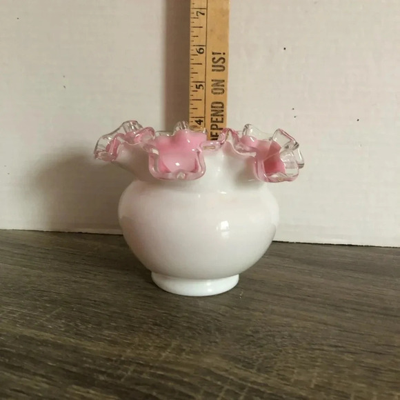 Vtg Fenton Peach Crest Ruffled Vase - Picture 7 of 9